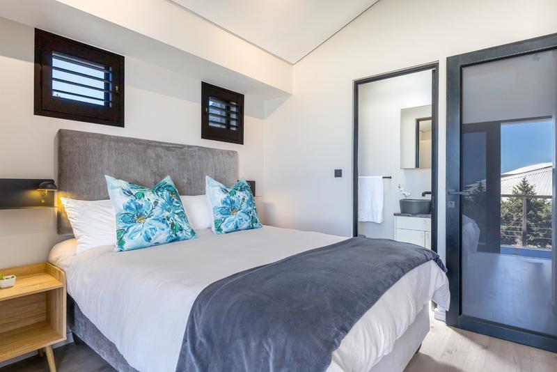 To Let 5 Bedroom Property for Rent in Camps Bay Western Cape